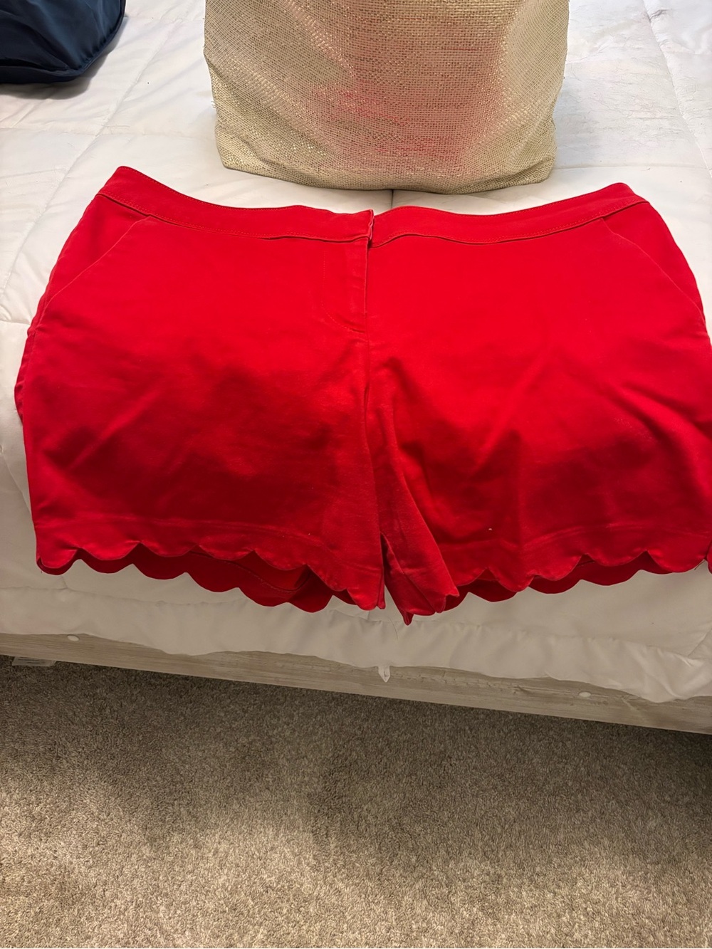 Isaac Mizrahi Bright Red High-Waist Scallop Hem Shorts